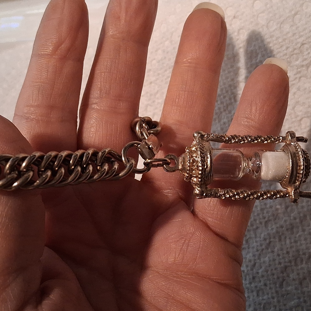 Vintage Hourglass Charm Bracelet - Picture 3 of 3